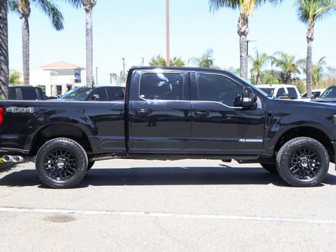 Used 2022 Ford F250 Lariat w/ Black Appearance Package AWD/4WD image 11