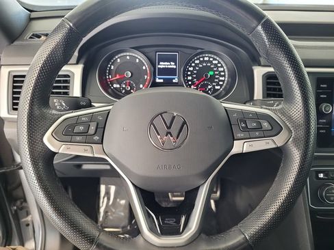 Used 2020 Volkswagen Atlas Cross Sport SE w/ Panoramic Sunroof Package FWD image 23