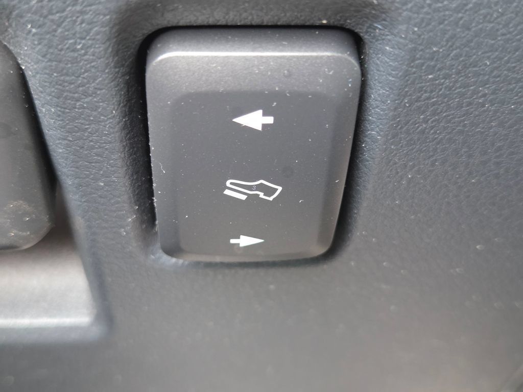 Used 2021 Ford F150 Lariat w/ Equipment Group 502A High AWD/4WD image 20