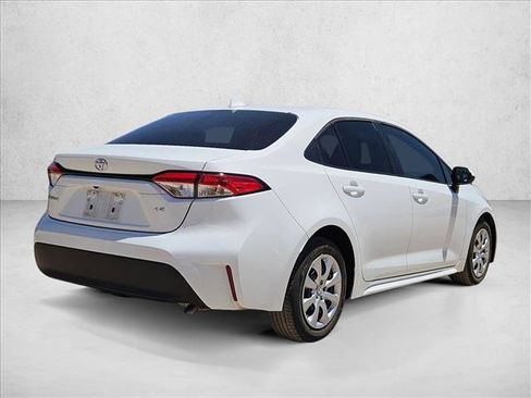 Used 2025 Toyota Corolla LE FWD image 5