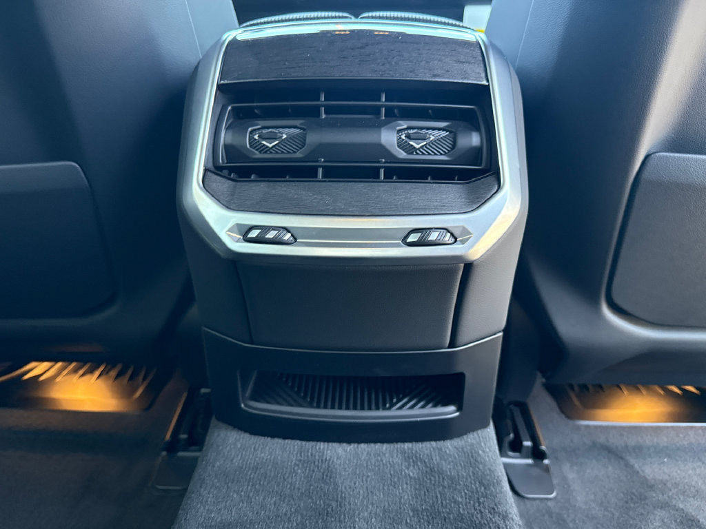 New 2026 BMW i7 xDrive60 AWD/4WD image 17