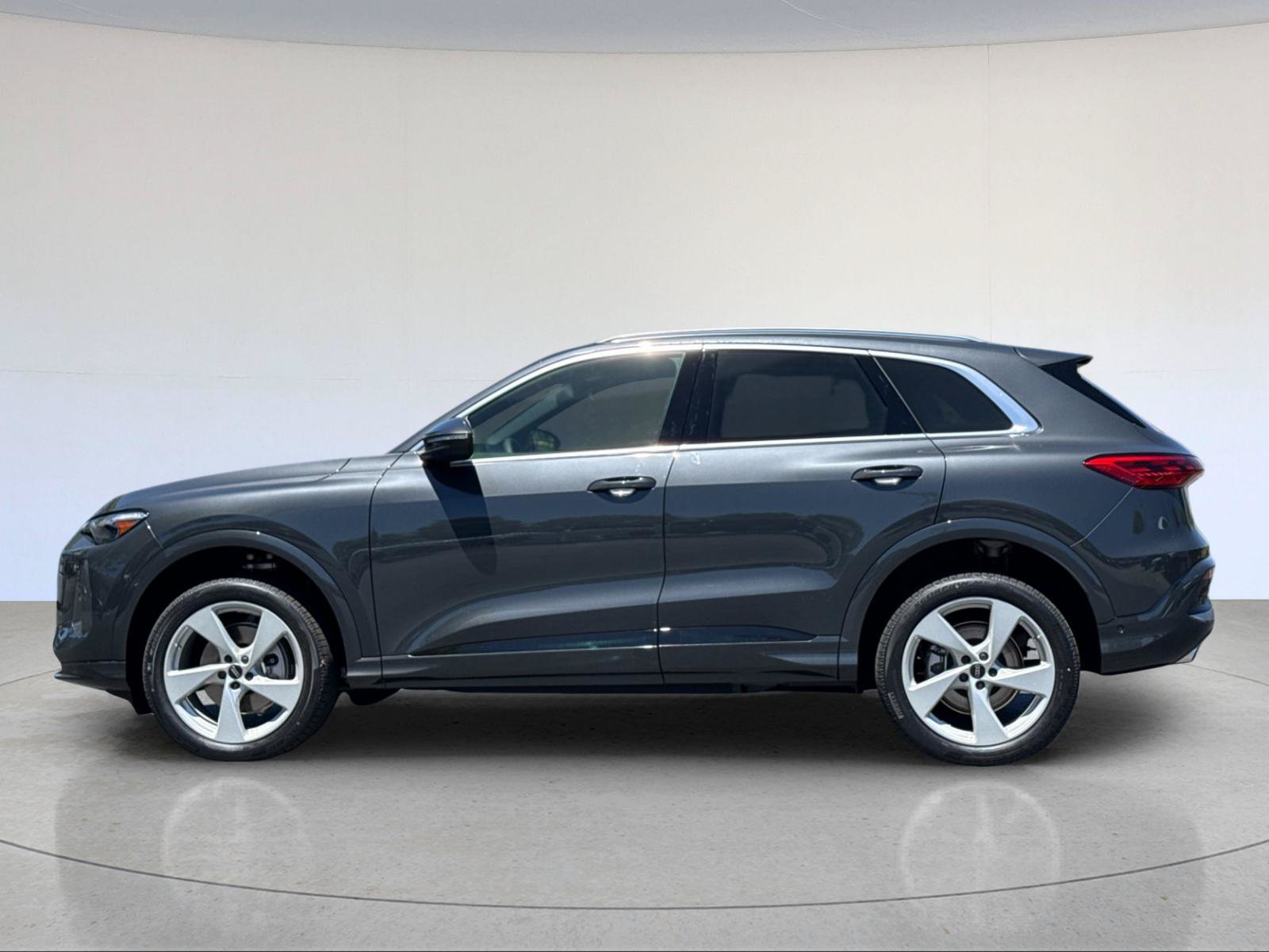 New 2026 Audi Q5 Premium AWD/4WD image 3