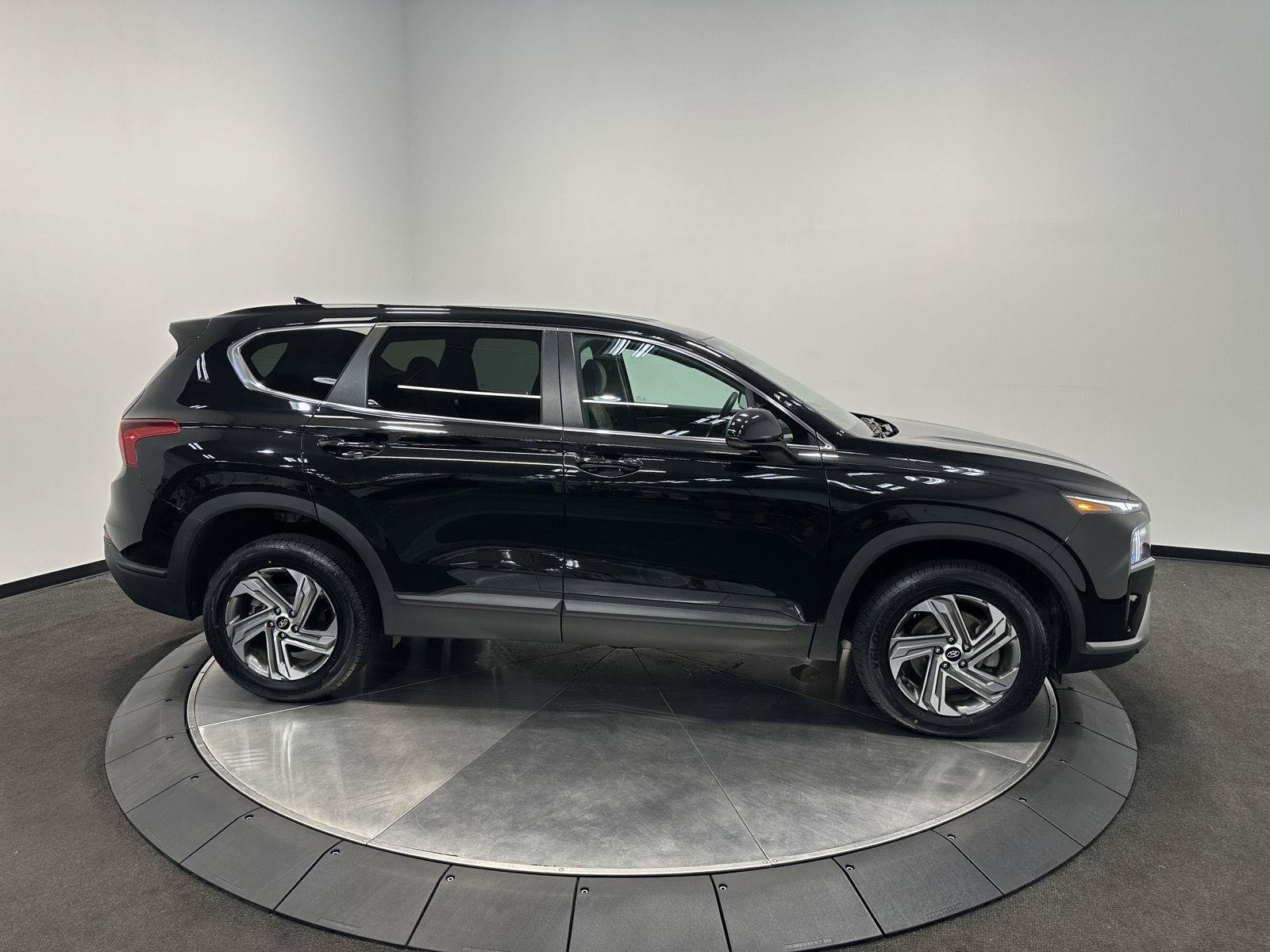 Certified 2023 Hyundai Santa Fe SE AWD/4WD image 8