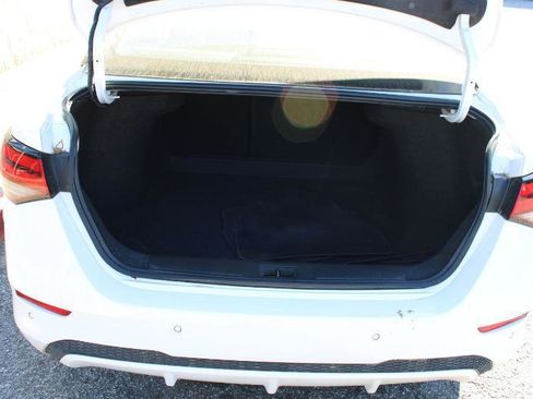 Used 2023 Nissan Sentra SV FWD image 13