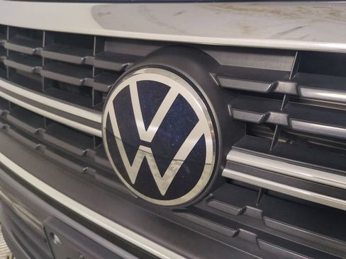 Used 2024 Volkswagen Jetta SE FWD image 13