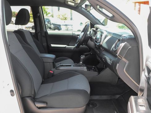 Used 2023 Toyota Tacoma TRD Off-Road AWD/4WD image 37