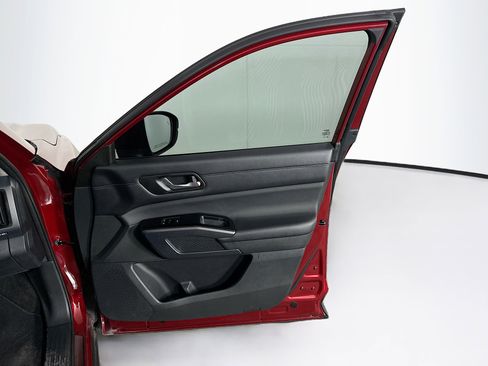 Used 2023 Nissan Pathfinder SL w/ Lighting Package (N92) FWD image 34