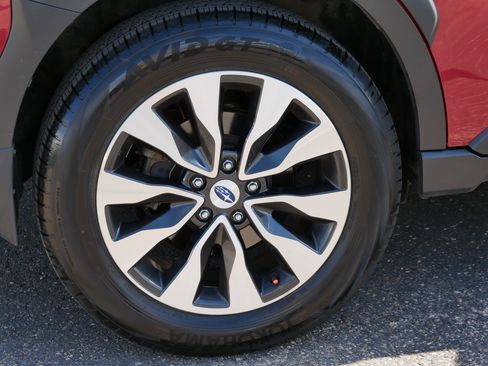 Used 2025 Subaru Outback Limited AWD/4WD image 5