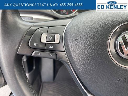 Used 2018 Volkswagen Passat 2.0T SEL Premium FWD image 16