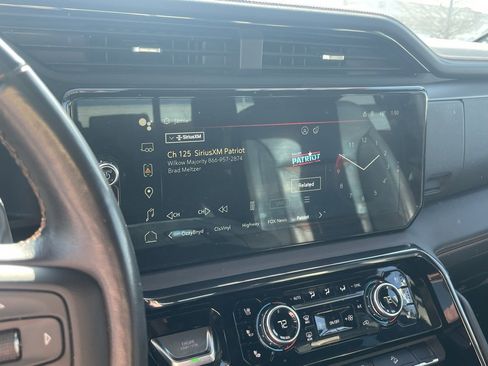 Used 2022 GMC Sierra 1500 AT4 w/ AT4 Preferred Package image 16