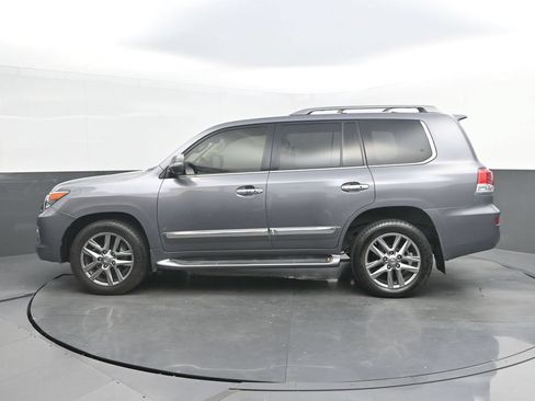 Used 2015 Lexus LX 570 4WD image 2