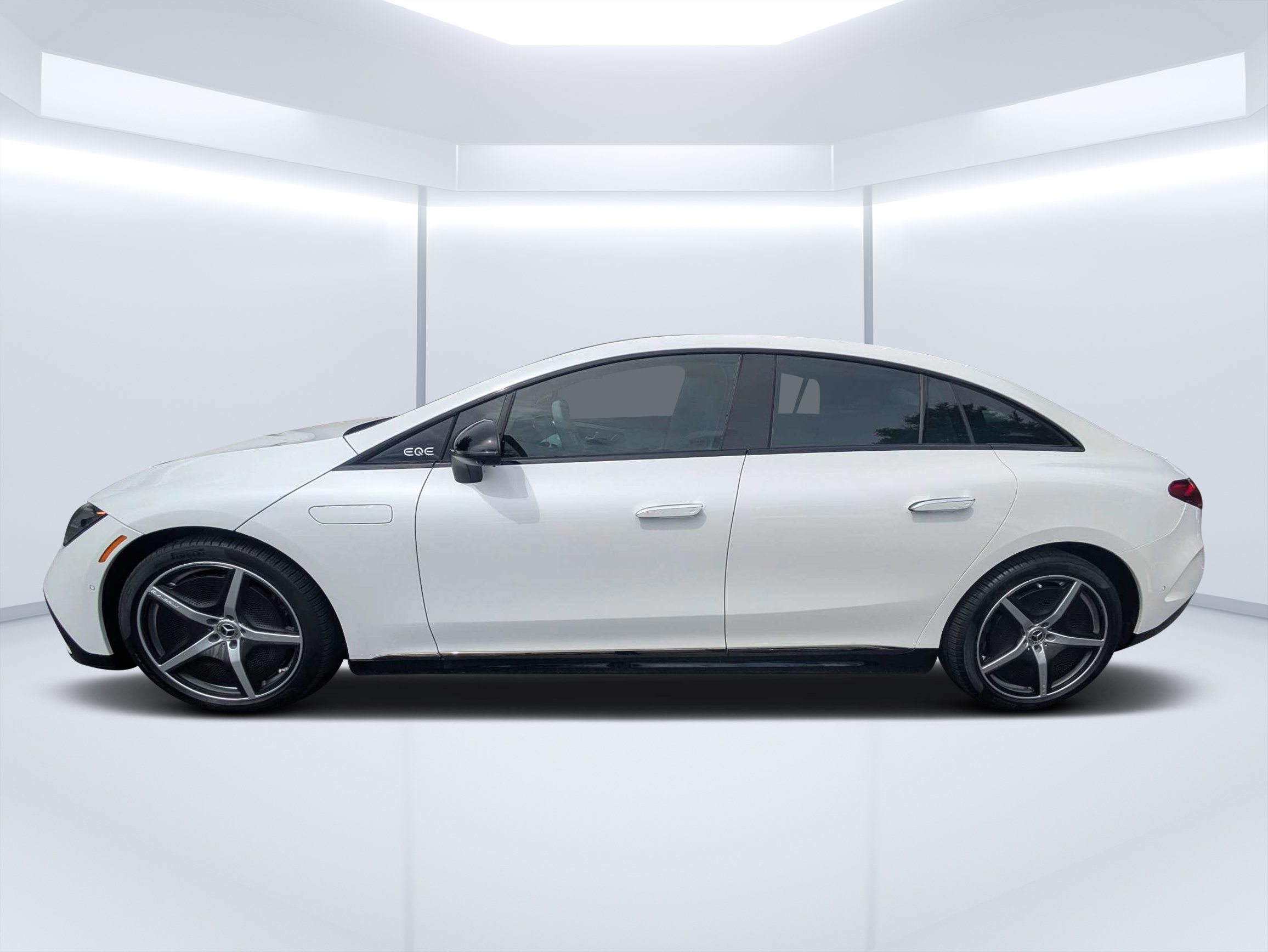 Certified 2025 Mercedes-Benz EQE 350+ 4MATIC Sedan w/ AMG Line Exterior Package image 6