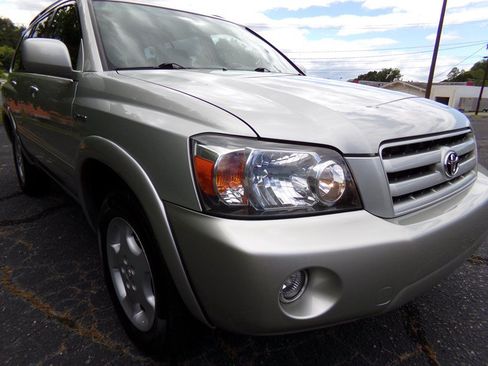 Used 2004 Toyota Highlander Limited AWD/4WD image 4