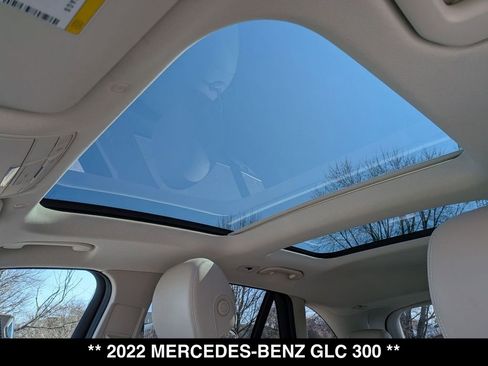 Used 2022 Mercedes-Benz GLC 300 4MATIC image 2
