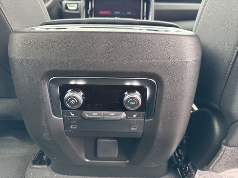 New 2026 GMC Yukon XL AT4 w/ AT4 Premium Package AWD/4WD image 23