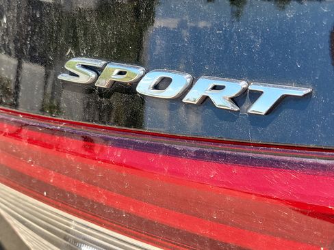 Used 2023 Honda Civic Sport image 12