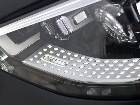 Used 2024 Mercedes-Benz S 63 AMG S image 7