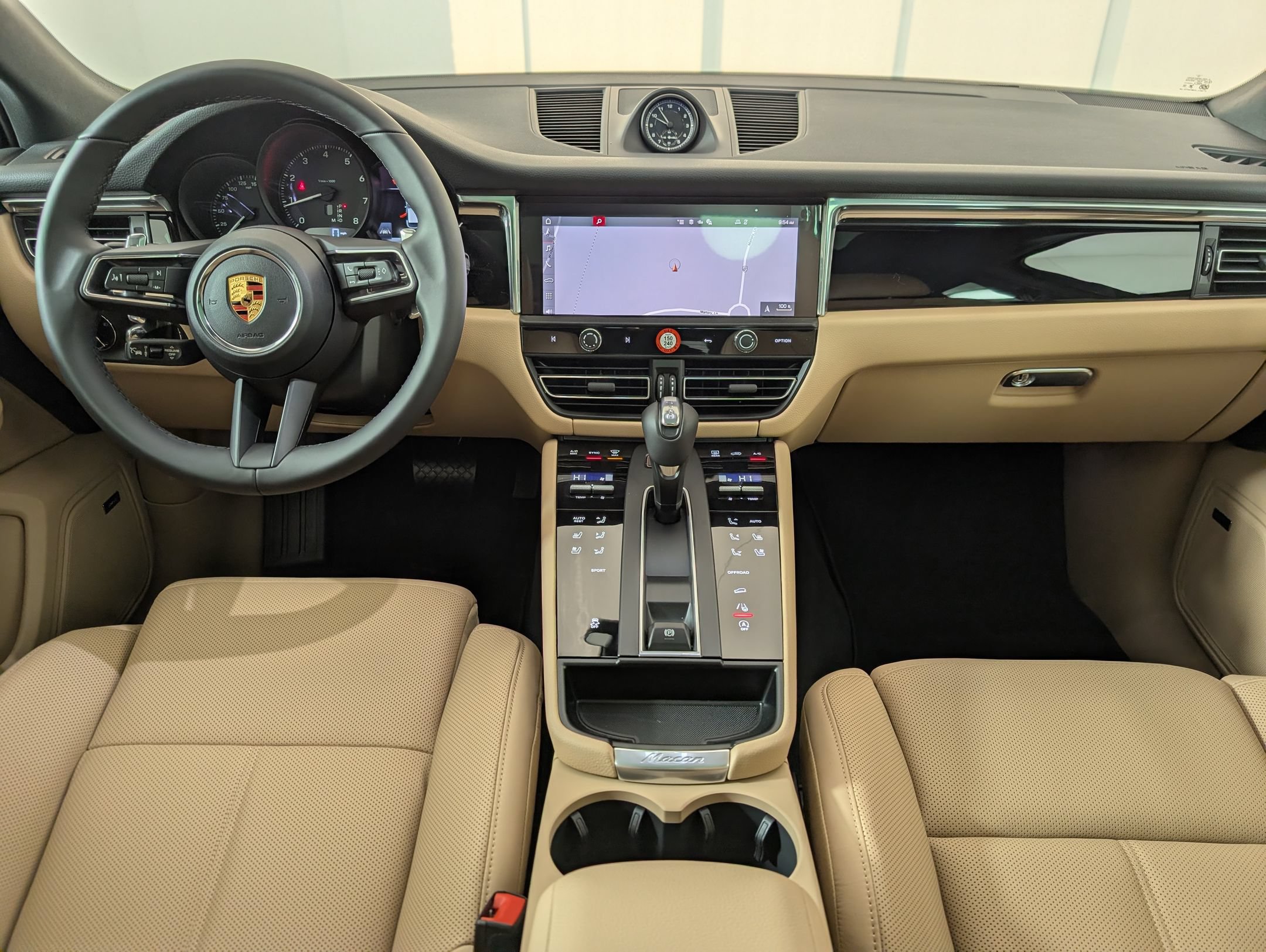 Certified 2026 Porsche Macan AWD/4WD image 17