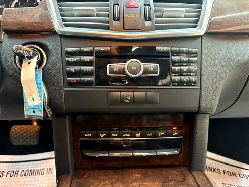 Used 2013 Mercedes-Benz E 350 BlueTEC Sedan image 28