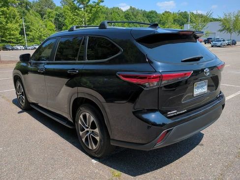 Used 2023 Toyota Highlander XLE FWD image 6
