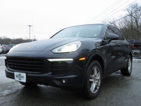 Used 2017 Porsche Cayenne image 1