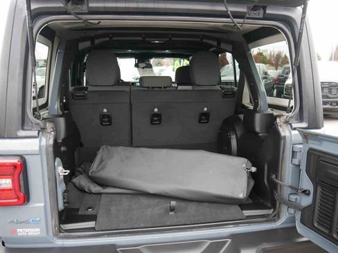 Used 2024 Jeep Wrangler Unlimited image 8