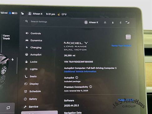 Used 2022 Tesla Model Y Long Range image 15