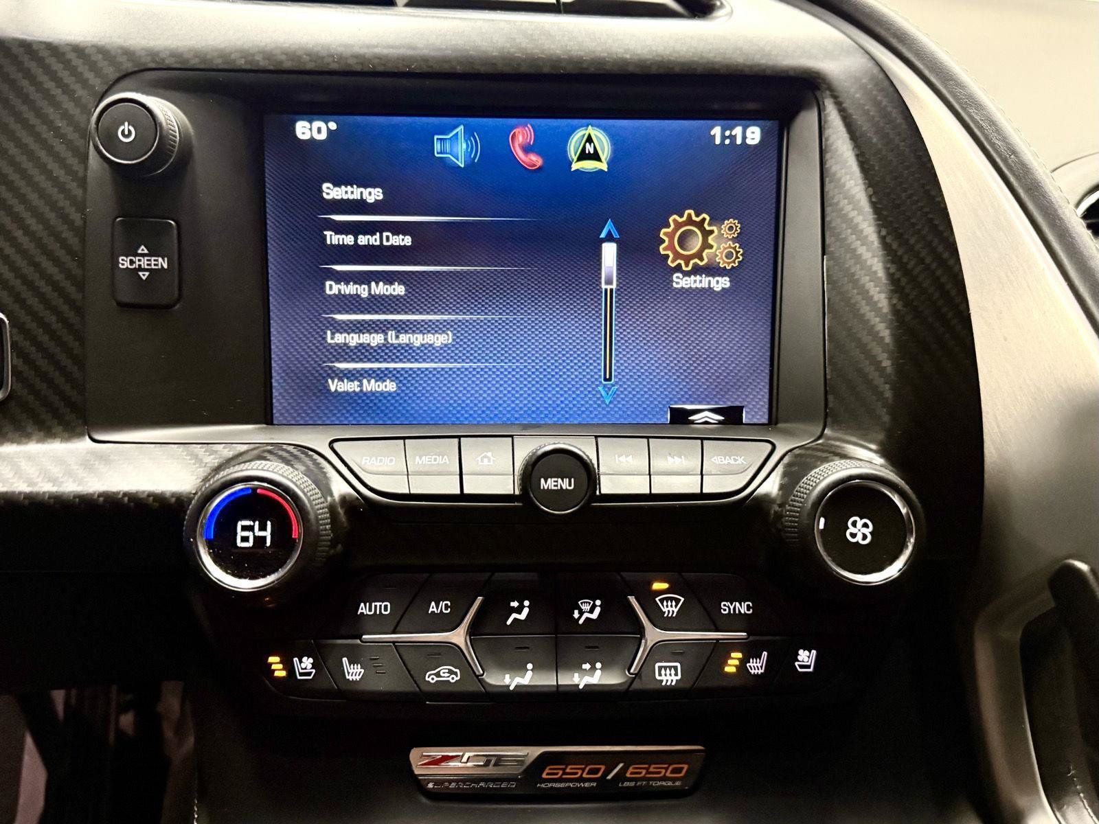 Used 2015 Chevrolet Corvette Z06 w/ 3LZ Preferred Equipment Group RWD image 28