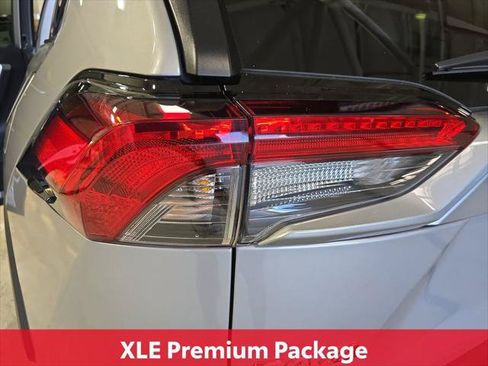 Certified 2022 Toyota RAV4 XLE Premium AWD/4WD image 40