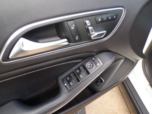 Used 2019 Mercedes-Benz GLA 250 GLA 250 4dr SUV image 11