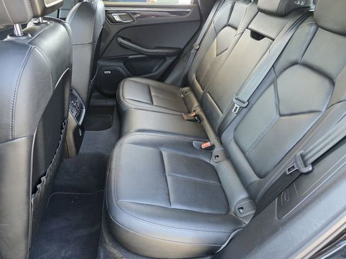 Used 2019 Porsche Macan image 30