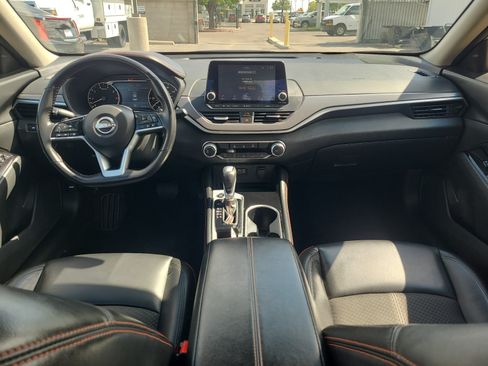 Used 2024 Nissan Altima 2.5 SR FWD image 13