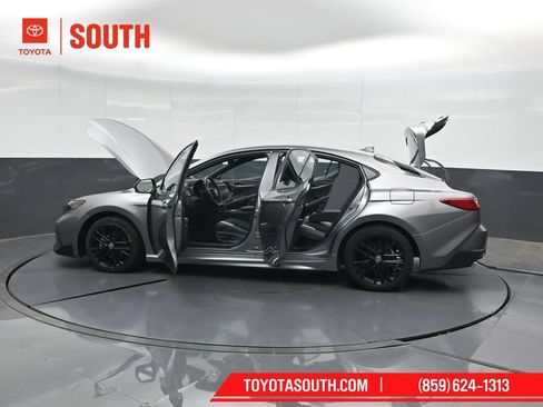 Used 2025 Toyota Camry SE FWD image 54