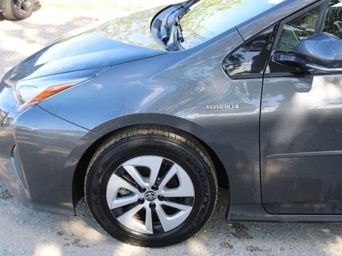 Used 2017 Toyota Prius Three w/ Carpet Mat Package FWD image 7