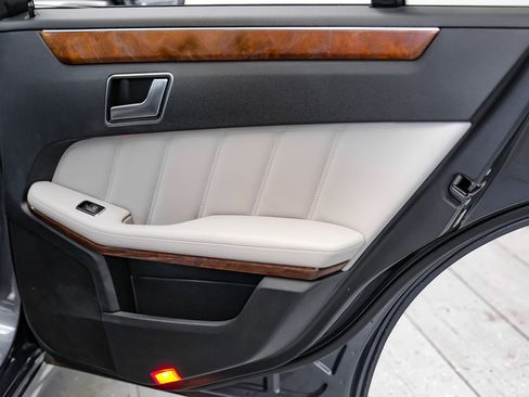 Used 2013 Mercedes-Benz E 350 4MATIC Sedan w/ Premium 1 Pkg image 43