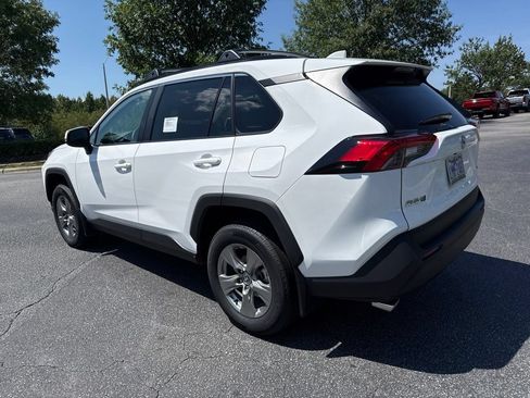 Used 2025 Toyota RAV4 XLE FWD image 4