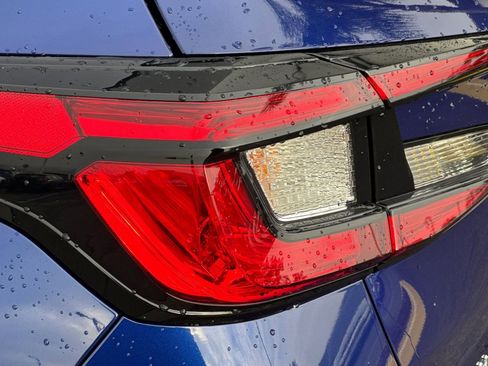 Used 2025 Subaru Crosstrek 2.0i Premium image 30