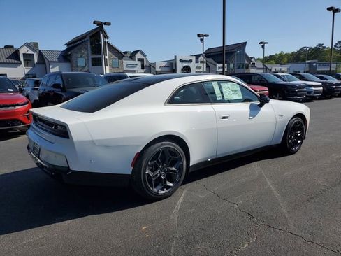 New 2025 Dodge Charger Daytona R/T w/ Sun & Sound Package image 6