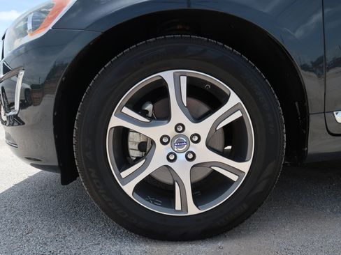 Used 2015 Volvo XC60 T6 Platinum FWD image 38