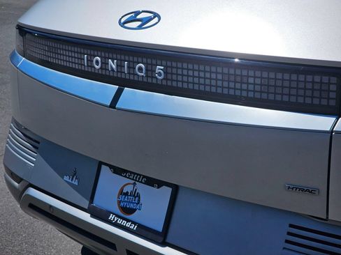 Used 2023 Hyundai Ioniq 5 Limited AWD/4WD image 13
