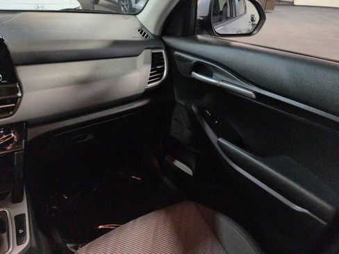 Used 2026 Kia Seltos LX FWD image 16