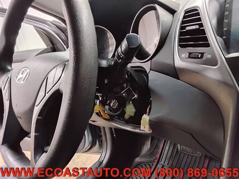 Used 2016 Hyundai Elantra SE w/ Option Group 02 image 17