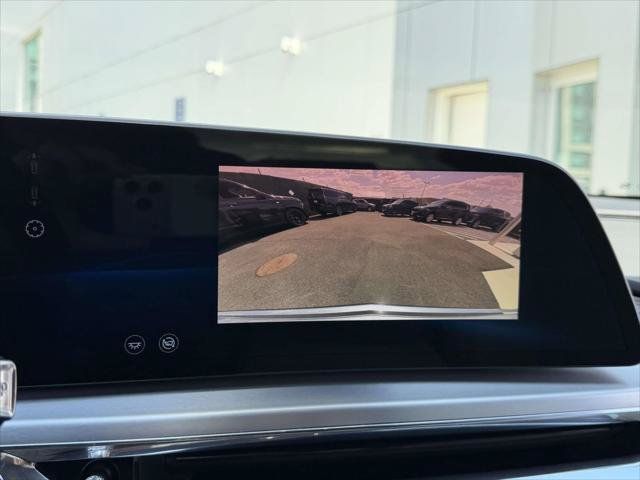 Used 2023 Cadillac Lyriq 2WD image 33