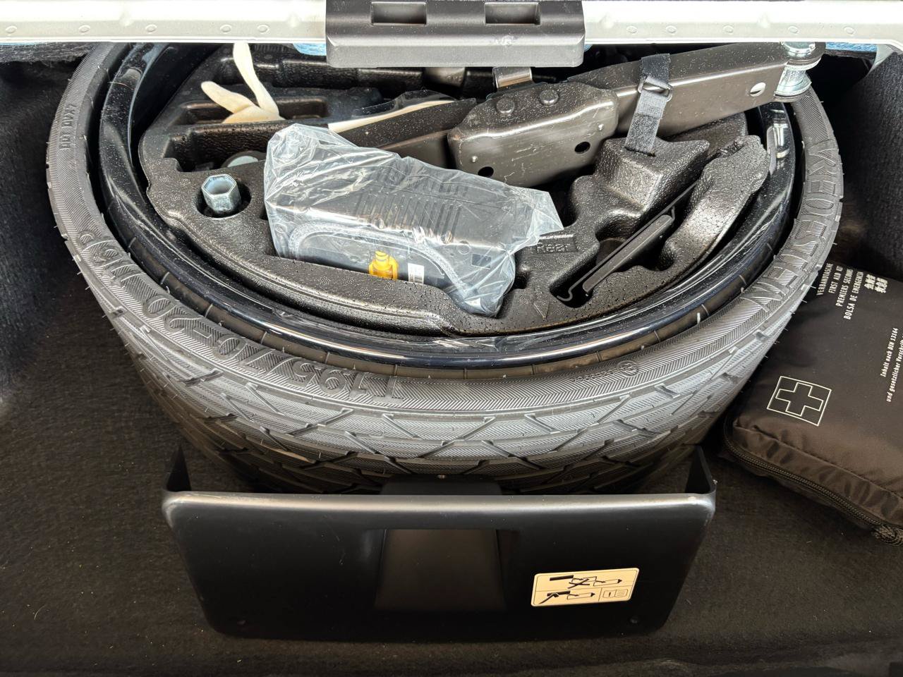 Used 2024 Mercedes-Benz GLS 63 AMG 4MATIC image 37