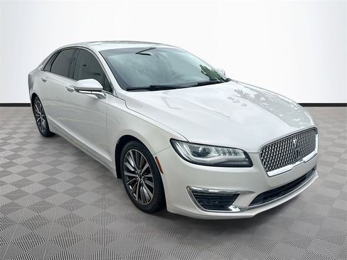 Used 2019 Lincoln MKZ Premiere image 4