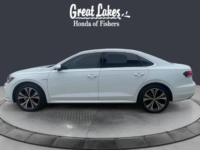 Used 2021 Volkswagen Passat 2.0T SE FWD image 2