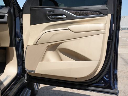 Used 2021 Cadillac Escalade Premium Luxury RWD image 25