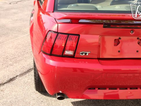 Used 2001 Ford Mustang GT image 38