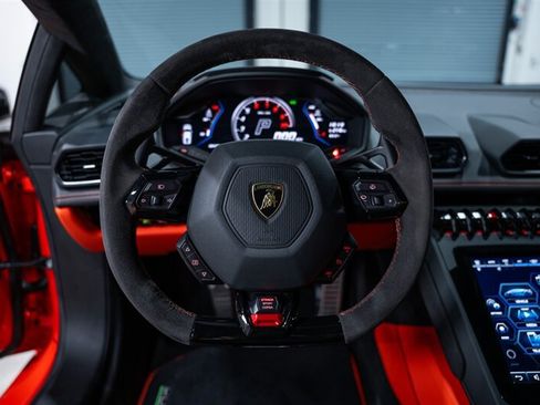 Used 2021 Lamborghini Huracan EVO AWD/4WD image 19