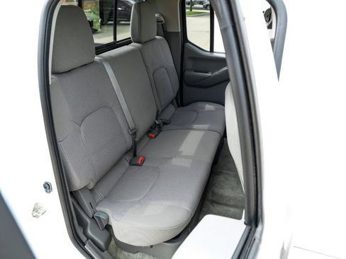 Used 2018 Nissan Frontier SV RWD image 32